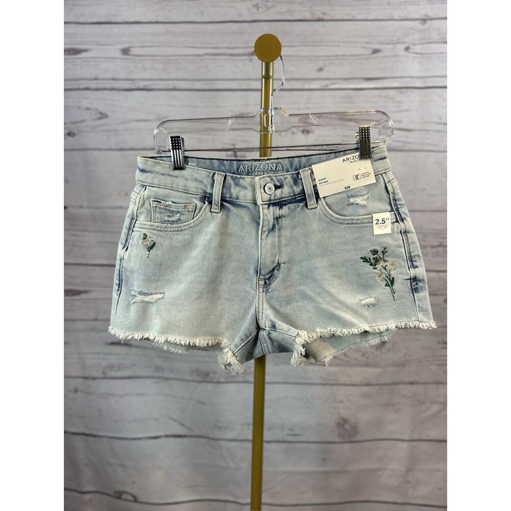 Arizona Jeans Co Floral Embroidered Cutoff Shorts 7 Mid Rise 2.5 Inseam Nwt